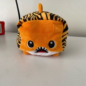 Reversible baby shark toy